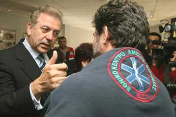 Διπλασιασμό του στόλου του ΕΚΑΒ υπόσχεται ο Δημήτρης Αβραμόπουλος