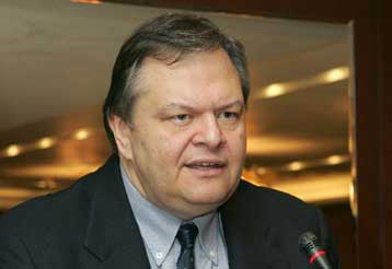 Ικανοποίηση Βενιζέλου για τις θέσεις Παπανδρέου στο Ασφαλιστικό