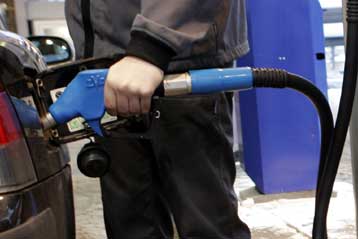 Η βενζίνη εκτός προδιαγραφών σε ένα στα δέκα πρατήρια