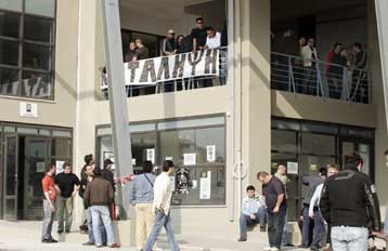 Λύση στο πρόβλημα βιωσιμότητας του ΠΑΟΚ ζητούν οι οπαδοί για να λύσουν την κατάληψη