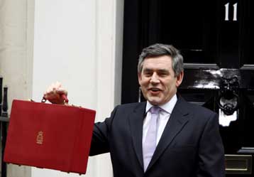 «Συνταγή καταστροφής» λέει ο Γκόρντον Μπράουν τα περί αποχώρησης του Μπλερ