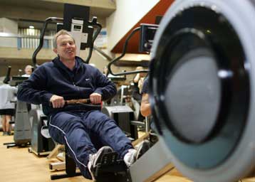 Το δρόμο της διαδοχής του θα ανοίξει ή θα κλείσει τη Δευτέρα ο Τόνι Μπλερ