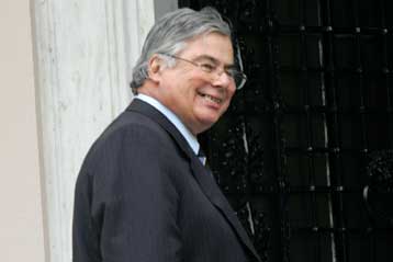 Την κατάθεση τριών τεχνικών της Vodafone για τις υποκλοπές ζητά ο Μιλτιάδης Έβερτ