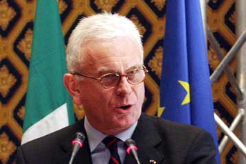 Να ληφθούν υπόψιν οι ανησυχίες των Ευρωπαίων για ένταξη της Τουρκίας ζητά ο Πέτερινγκ