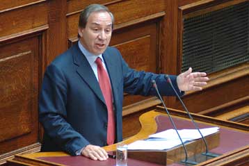 Επίδομα, όχι πρόωρη συνανταξιοδότηση, για τους ανέργους της κλωστοϋφαντουργίας