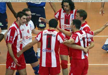 Κίνητρο-πριμ στους βολεϊμπολίστες του Ολυμπιακού για πρόκριση στον τελικό