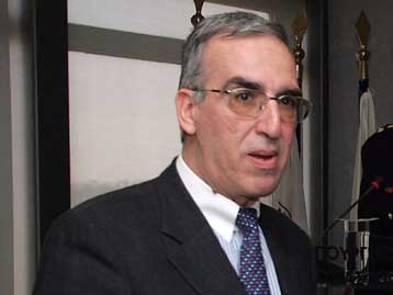 Κλήσεις από δορυφόρο και τις ΗΠΑ σε καρτοκινητά-σκιές αποκάλυψε ο διοικητής της ΕΥΠ