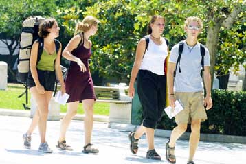 Αύξηση 8% της τουριστικής κίνησης για το 2006 προβλέπει το ΙΤΕΠ