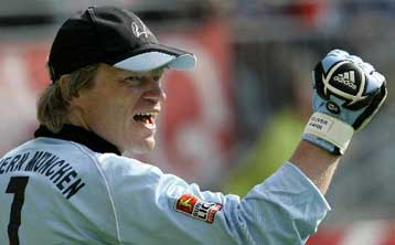 Συνεχίζει στην εθνική Γερμανίας και μετά το Μουντιάλ ο Όλιβερ Καν