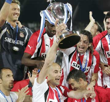 Νταμπλούχος για δεύτερη συνεχόμενη χρονιά ο Ολυμπιακός