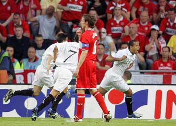 Επίδειξη δύναμης και το Κύπελλο UEFA στην Σεβίλη