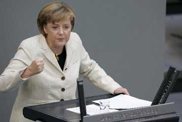 Την ανάγκη επανίδρυσης της ΕΕ υπογραμμίζει η Ανγκελα Μέρκελ
