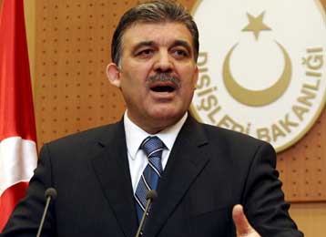 Ικανοποίηση Γκιουλ για τις εξαγορές τουρκικών τραπεζών από ελληνικές