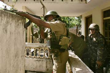 Ναυμαχίες μεταξύ ανταρτών Ταμίλ και κυβερνητικών δυνάμεων στη Σρι Λάνκα με 45 νεκρούς