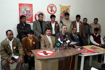 Έκθετη η κυβέρνηση για την υπόθεση των Πακιστανών, τονίζει η αντιπολίτευση