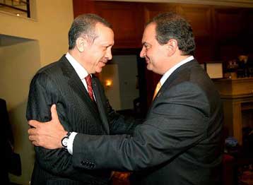 Συνάντηση Καραμανλή-Ερντογάν το πρωί της Παρασκευής στη Βιέννη