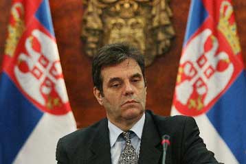 «Συμβίωση» ζητά ο Β.Κοστούνιτσα εν όψει του δημοψηφίσματος στο Μαυροβούνιο