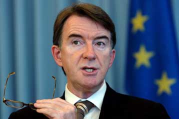 Ικανοποίηση Κομισιόν από την αναστολή επίμαχης ρύθμισης για τους εξαγωγείς των ΗΠΑ