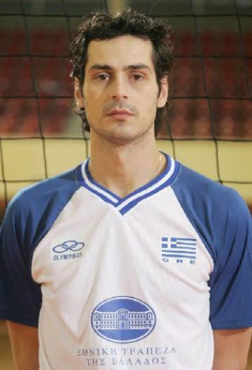 Tην αποχωρησή του από την Πάτρα ανακοίνωσε ο Ρουμελιώτης