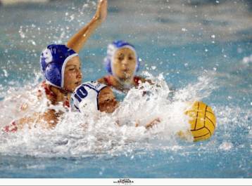 Ο Ολυμπιακός κέρδισε αλλά δεν ξεπέρασε την Γλυφάδα, νίκη της Βουλιαγμένης