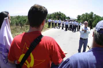 Συλλαλητήριο έξω από τις εγκαταστάσεις της αμερικανικής βάσης στο Ακρωτήρι