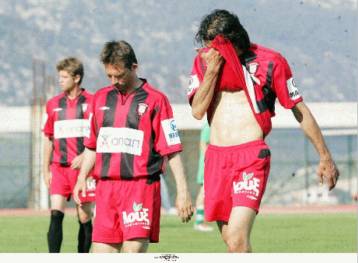 Επεισόδια με τραυματία και ζημιές στον αγώνα Θρασύβουλος-Παναχαϊκή