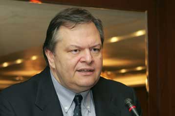 Υπαρκτή η αντίθεση μεταξύ συντηρητικής και προοδευτικής σκέψης, εκτιμά ο Ευ.Βενιζέλος