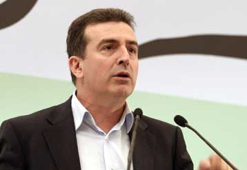 Αυτοκαταστροφική η αναθέρμανση προσωπικών στρατηγικών, λέει ο Μιχ.Χρυσοχοΐδης