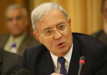 Την επιβολή ορίων στις προμήθειες των τραπεζών εξετάζει η Τράπεζα της Ελλάδος