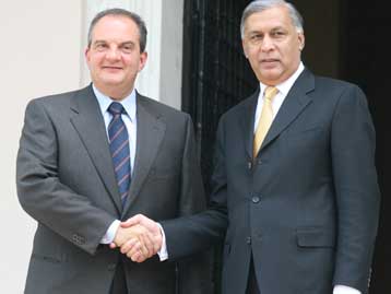 Κοινή βούληση για καταπολέμηση της τρομοκρατίας από Ελλάδα και Πακιστάν