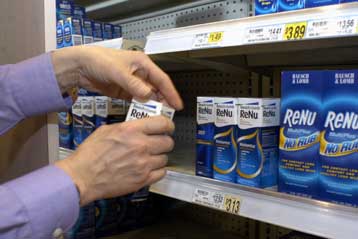 Αποσύρεται οριστικά το υγρό φακών Renu MoistureLoc