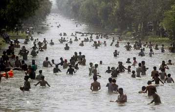 Πενήντα νεκροί στο Πακιστάν από το κύμα καύσωνα που πλήττει τη χώρα