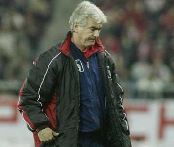 Προς την πόρτα της εξόδου της Καλαμαριάς ο Κατσαβάκης