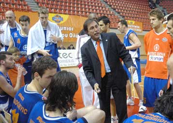 Την παραχώρηση των μετοχών στον Ερασιτέχνη μελετούν οι αδελφοί Μαλάκοι