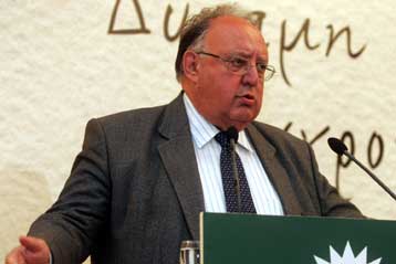 Υπέρ της «συγκατοίκησης» στην κυβέρνηση τάχθηκε ο Θ.Πάγκαλος