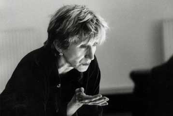 Η Ολυμπία Δουκάκις στην Αθήνα με τη «Ρόουζ» του Μάρτιν Σέρμαν