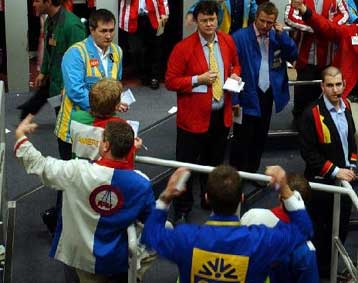 Στα 70 δολάρια υποχωρούν οι τιμές του πετρελαίου