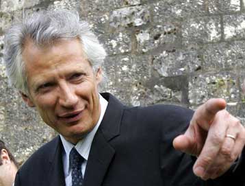 Η πρόταση μομφής καταψηφίστηκε, όμως η κυβέρνηση Βιλπέν παραμένει …πεδίο μάχης