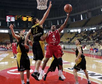 Σαρωτικός ο Ολυμπιακός, 75-60 το Μαρούσι και έκανε το 1-0 στα ημιτελικά