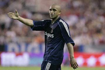 Ενδιαφέρον της Τσέλσι και για τον Ρομπέρτο Κάρλος