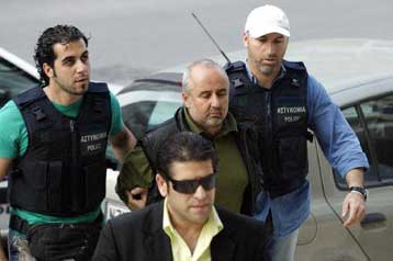 Για πέντε κακουργήματα κατηγορείται ο απαγωγέας του διευθυντή της Γερμανικής Σχολής