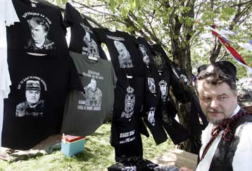 Επαφή Κάρατζιτς με τη Χάγη για συμφωνία παράδοσης αποκαλύπτει πρώην δικαστής του ICTY