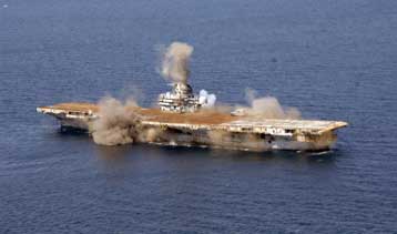 Παροπλισμένο αεροπλανοφόρο μετατρέπεται στον μεγαλύτερο τεχνητό ύφαλο