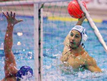 Το Σάββατο θα στεφθεί ο πρωταθλητής μετά το 8-6 του Ολυμπιακού επί του Εθνικού