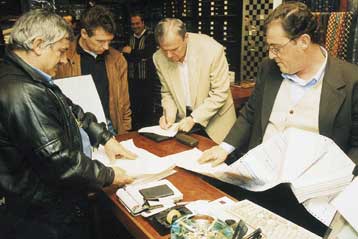 Ειδικά ηλεκτρονικά «όπλα» αποκτούν 4.000 εφοριακοί στη μάχη κατά τη φοροδιαφυγής