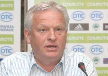 Δεν θέλω πίστωση χρόνου, ξεκαθαρίζει ο Χανς Μπάκε