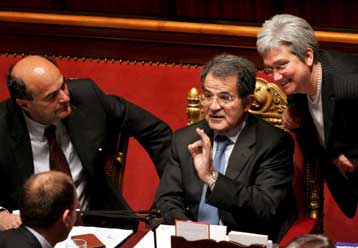 Ψήφο εμπιστοσύνης έλαβε η νέα κυβέρνηση Πρόντι στην Ιταλία