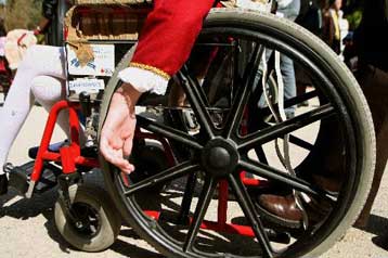 Πρωτοποριακό δίκτυο μεταφοράς για άτομα με αναπηρία λειτουργεί στη Θεσσαλονίκη