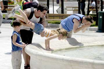 Ζέστη και θερμοκρασίες έως 36 βαθμούς προβλέπει για την ερχόμενη εβδομάδα η ΕΜΥ