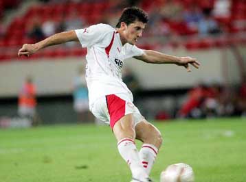 Τέλος Κινγκ και Μπεκιάι για τον Ιωνικό, ενδιαφέρον για Ταραλίδη